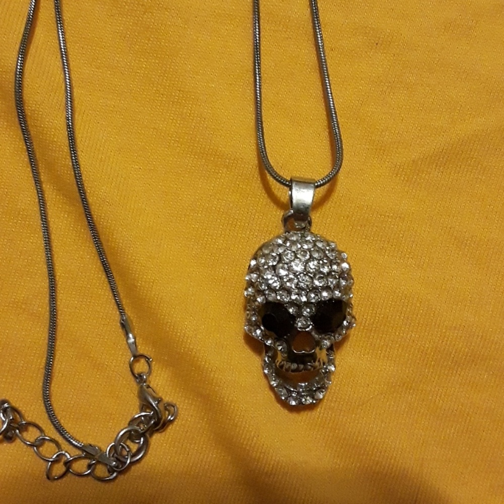 Skull necklace